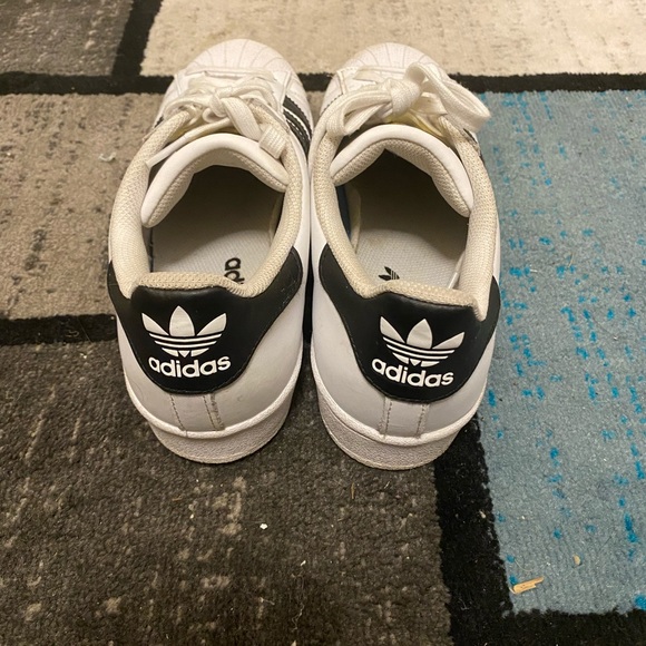 Adidas Superstar shoes - Picture 4 of 5